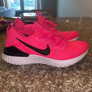 Nike flyknit 2 running shoe. Size 9 and neon pink!